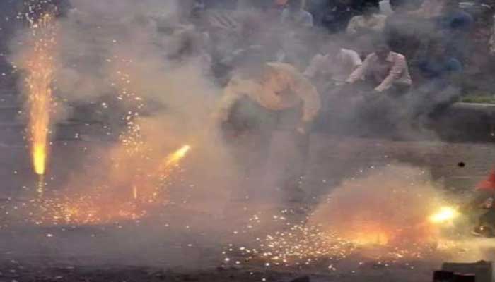 smoke producing fireworks