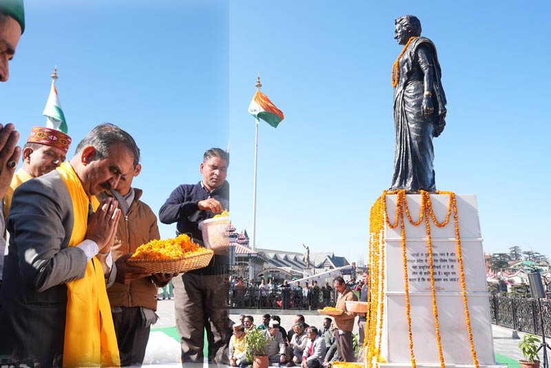 CM offers floral tributes