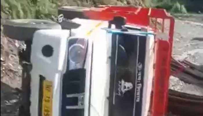 संगड़ाह,संगड़ाह–राजगढ़ सड़क