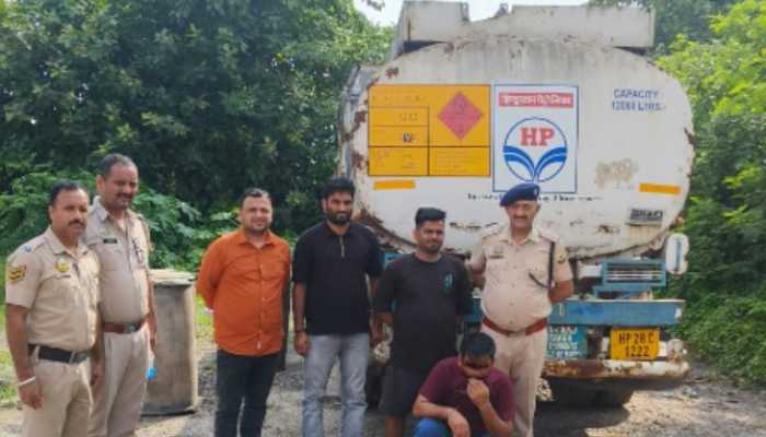 HPCL डिपो के पास अवैध तेल