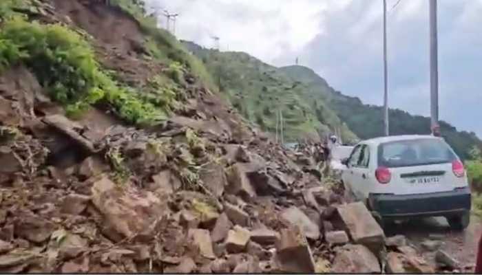 हरिपुरधार में भारी भूस्खलन