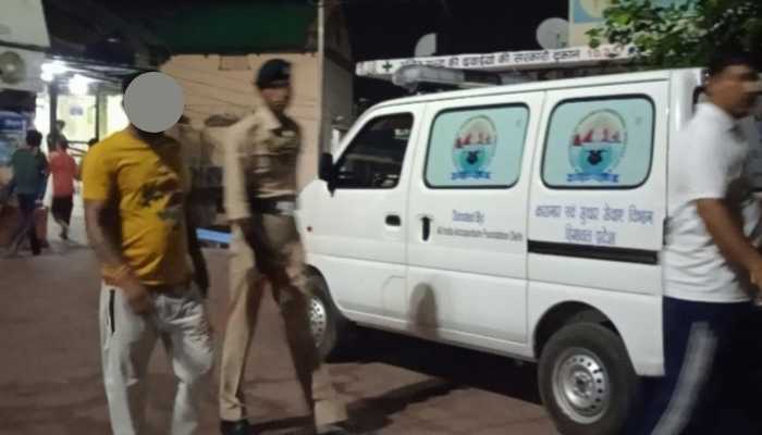 जेल कर्मियों पर कैदी से मारपीट