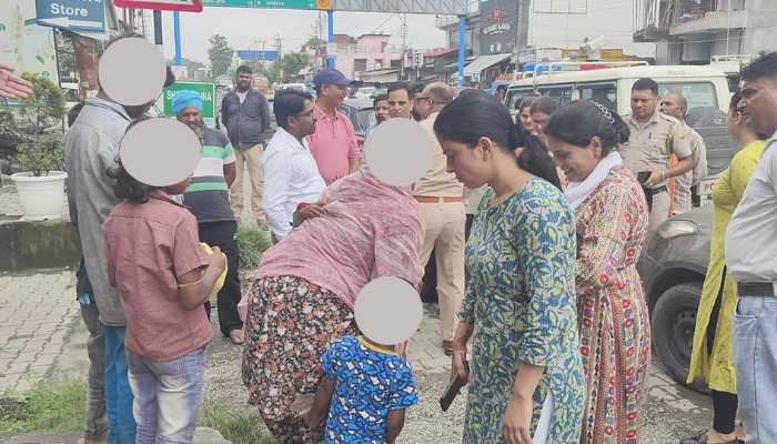 सड़क किनारे काम कर रहे नाबालिग रेस्क्यू