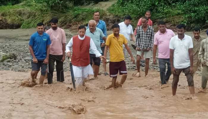 पीड़ितों का दर्द बांटने