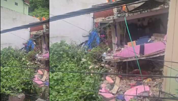 अखाड़ा बाज़ार में भूस्खलन